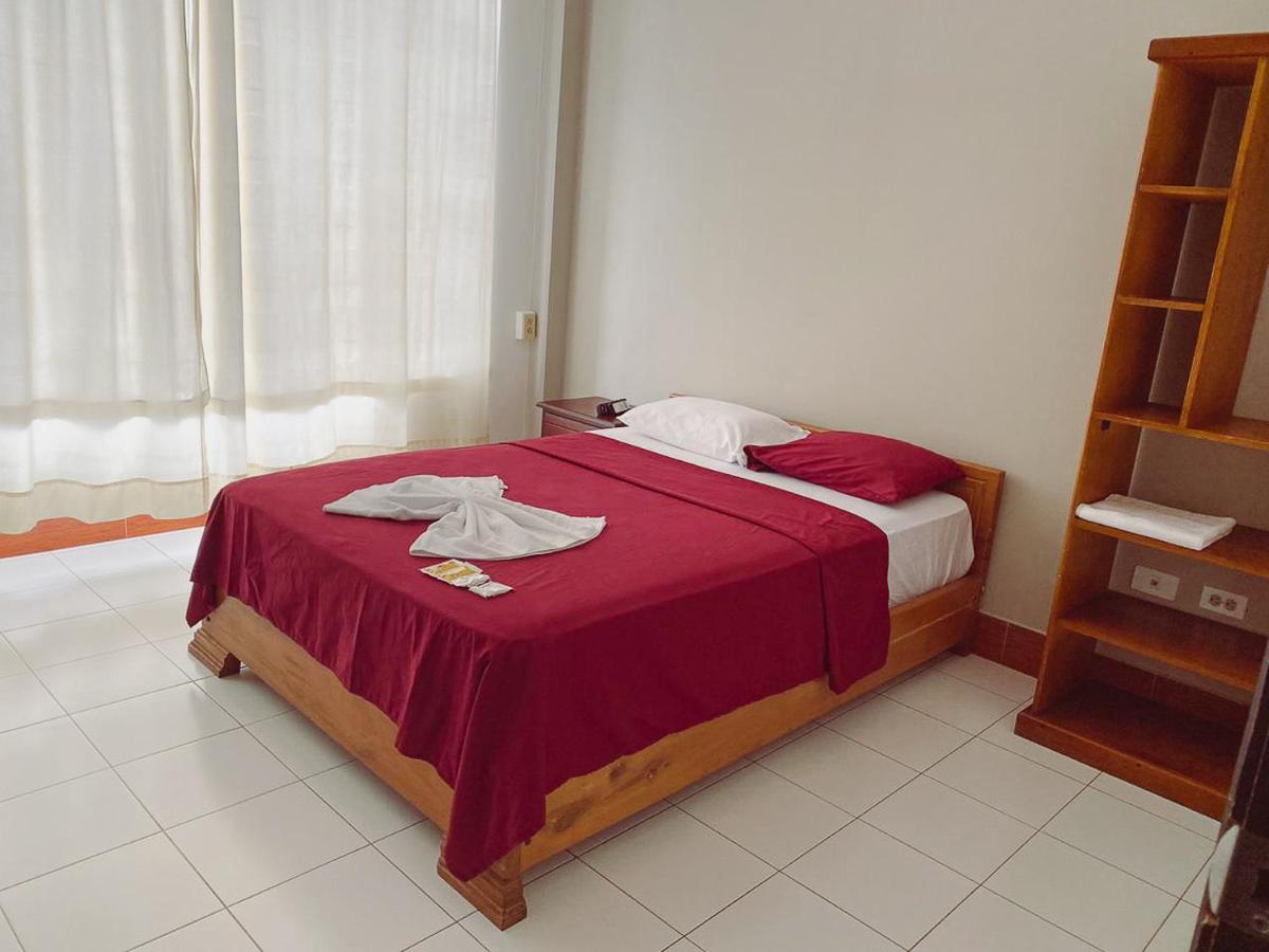 Hostal Casa Blanca Puerto Francisco de Orellana Luaran gambar