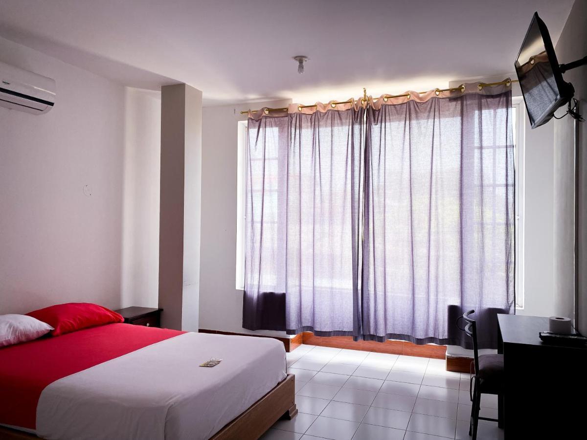 Hostal Casa Blanca Puerto Francisco de Orellana Luaran gambar