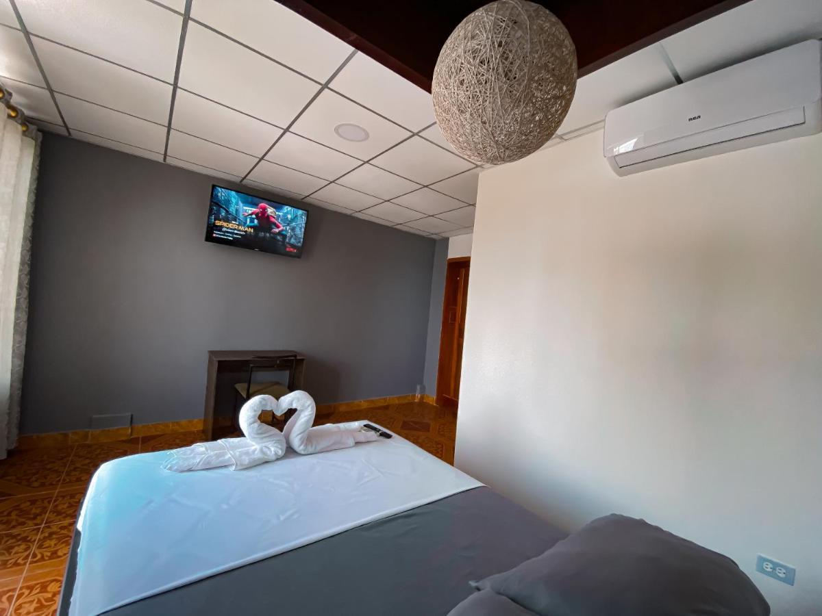 Hostal Casa Blanca Puerto Francisco de Orellana Luaran gambar