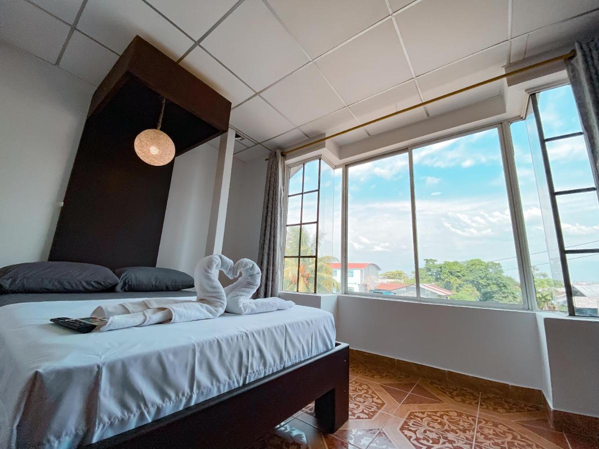 Hostal Casa Blanca Puerto Francisco de Orellana Luaran gambar